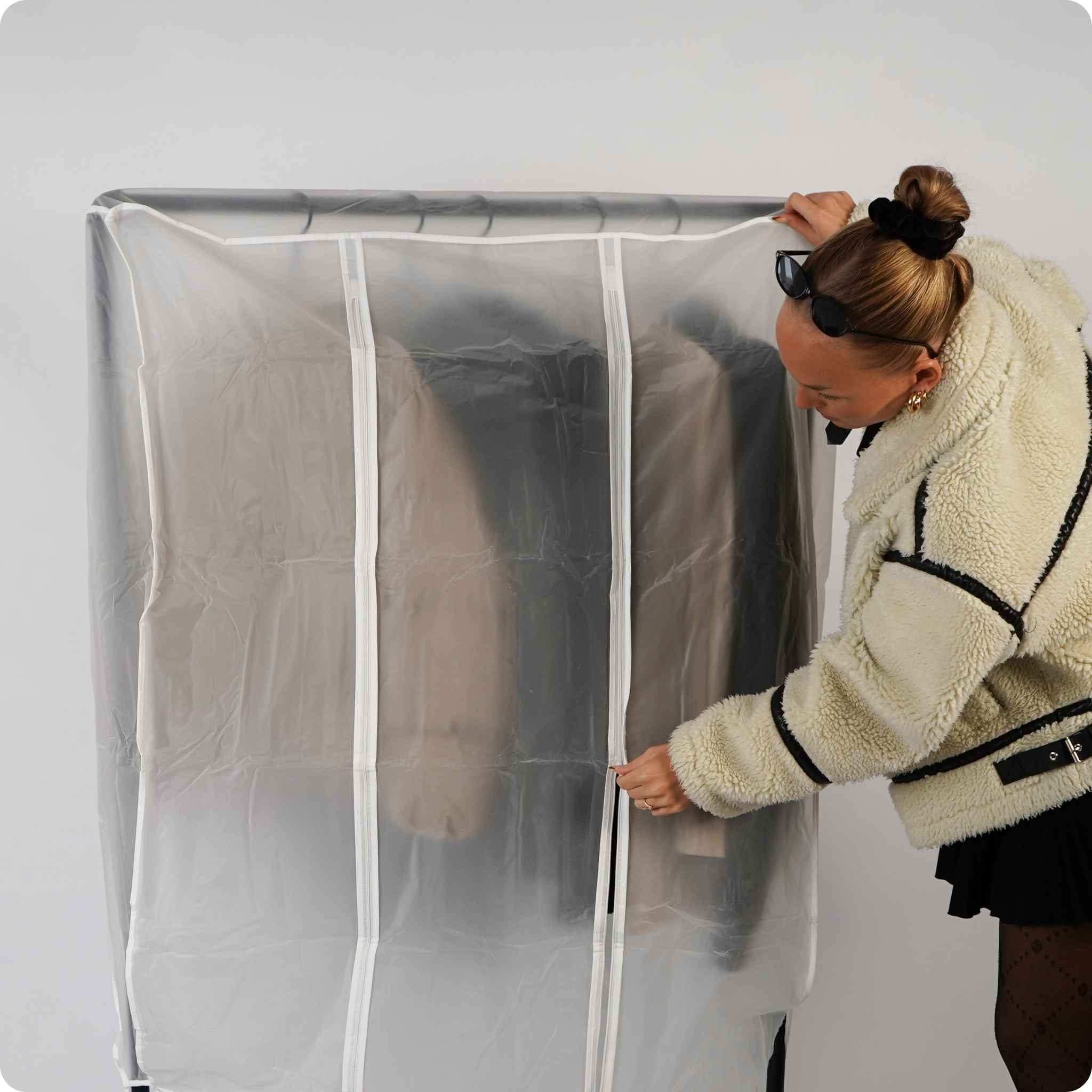 Fresh & Clean: Staubschutz für Kleiderstangen
