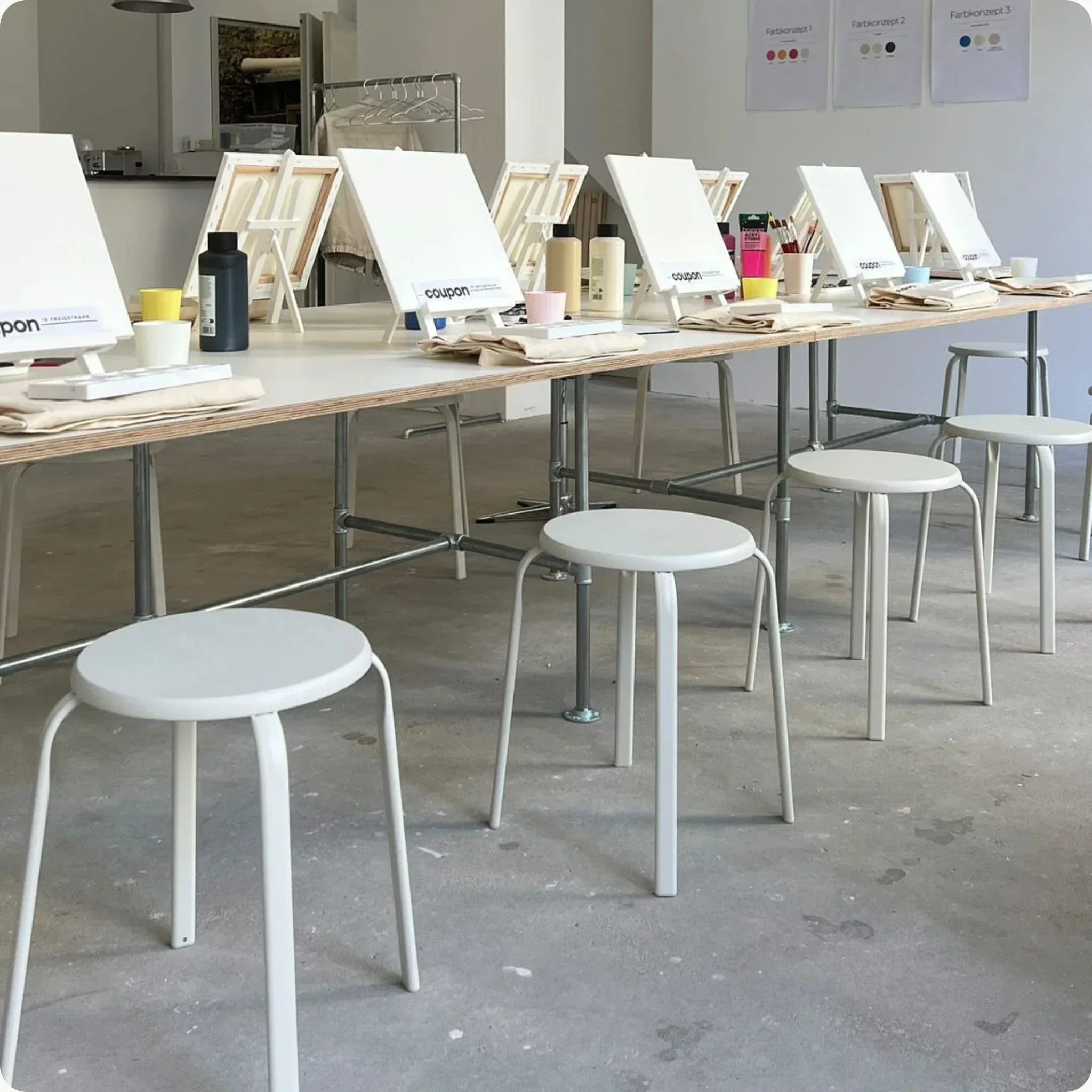 Tisch selber bauen mit Kleidereisen x Creators Club