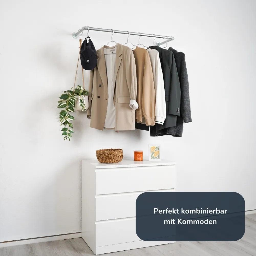 Kleiderstange wandmontiert silber - Ansicht Seite mit Kommode - Modell Kaspar:::silber