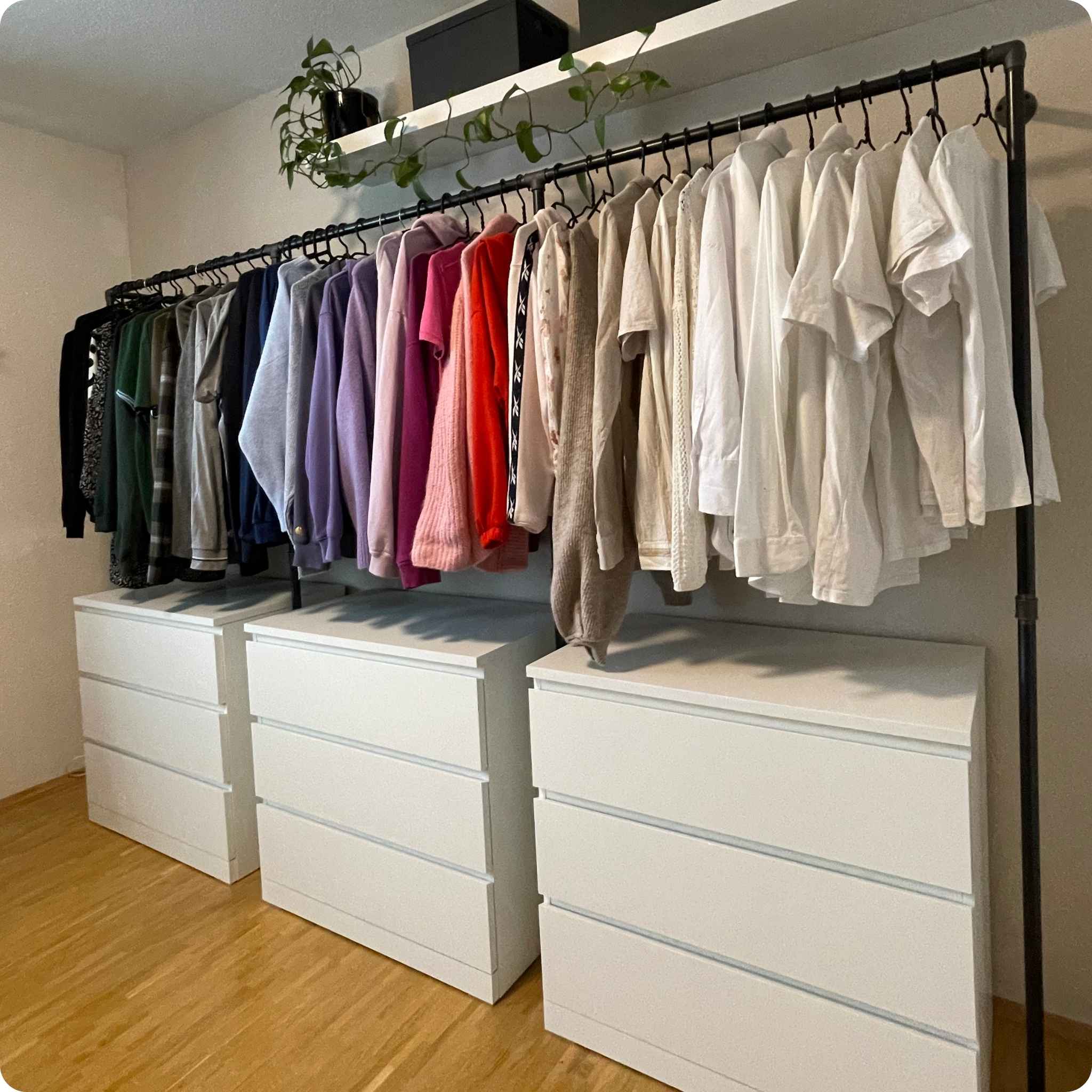 Warum du keinen Kleiderschrank brauchst (und was besser funktioniert)